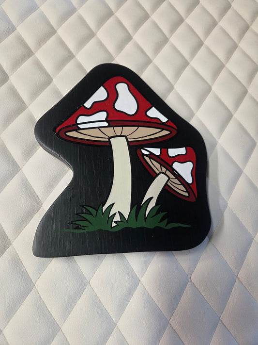 Red mushroom cutout 7x9